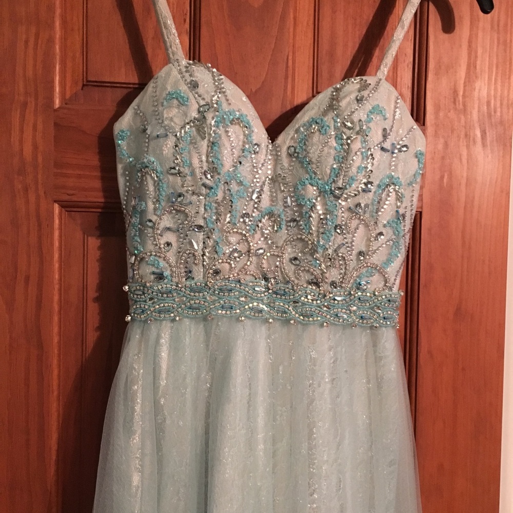 Prom dress - Picture 3 of 3